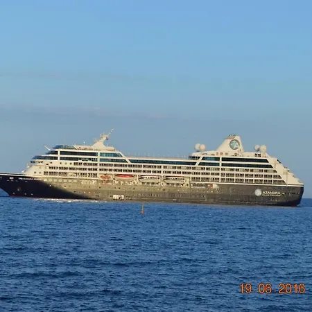 Taormina Bay, Sleeps 6, 30 Meters From The Sea Nyaraló