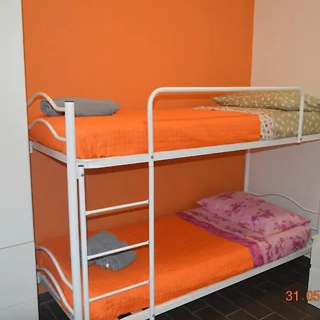 Taormina Bay, Sleeps 6, 30 Meters From The Sea 度假居 *