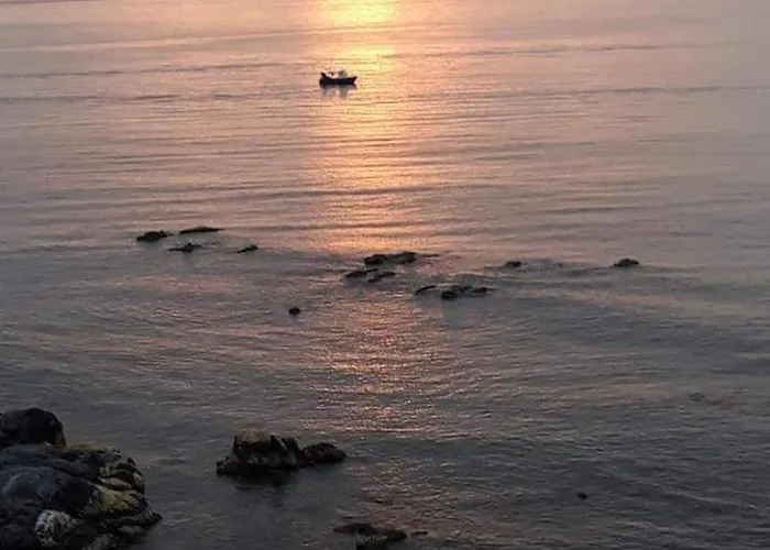 別荘 Taormina Bay, Sleeps 6, 30 Meters From The Sea *