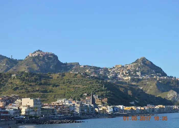 Taormina Bay, Sleeps 6, 30 Meters From The Sea