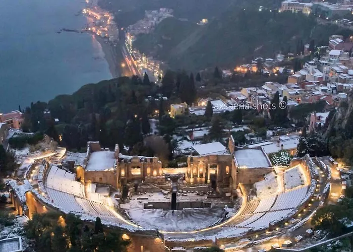 Taormina Bay, Sleeps 6, 30 Meters From The Sea Giardini Naxos